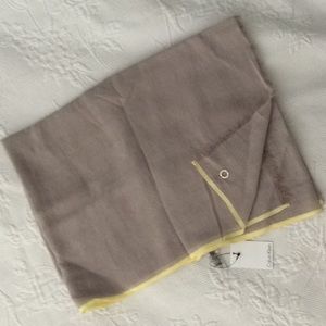 Calvin Klein NWT 100% cotton scarf